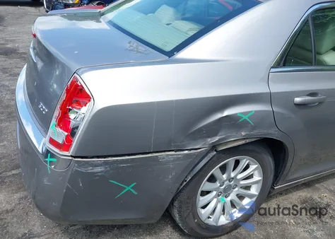 2014 Chrysler 300 z USA, uszkodzony, nr VIN 2C3CCAAGXEH322982